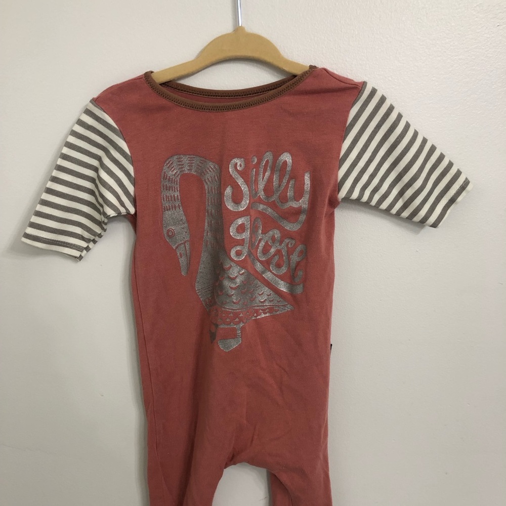 Size 6-12 month Silly Goose Rag